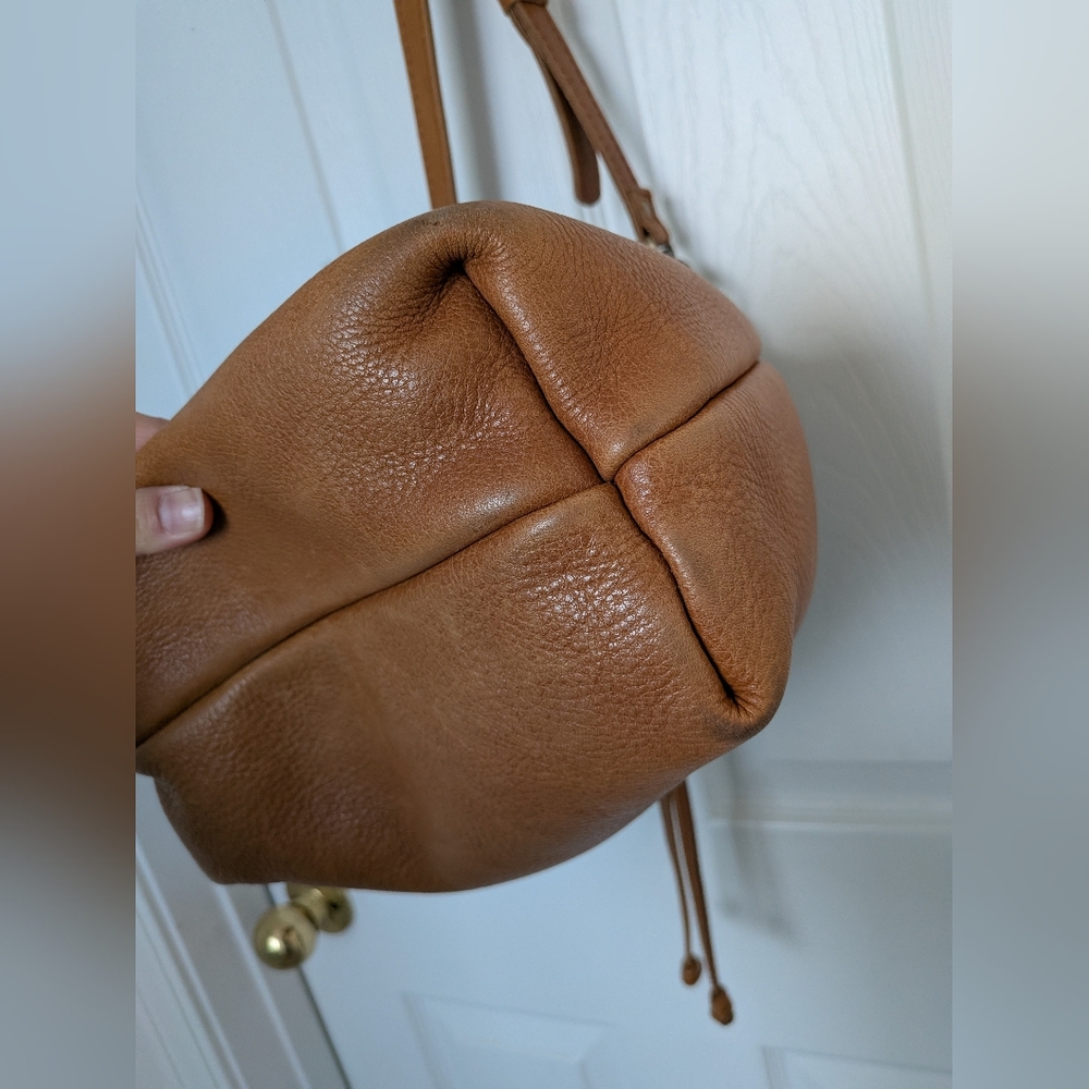 Portland Leather Dune Large Bucket Bag - Picture 3 of 7